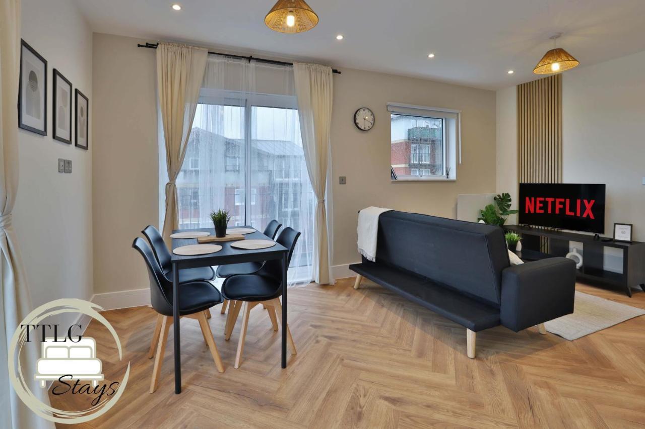 Newly-Built Urban Retreat By Ttlg Stays ريكمانسوورث المظهر الخارجي الصورة